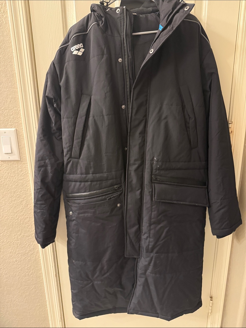 Arena Men's Long Hooded Puffer Coat in Black